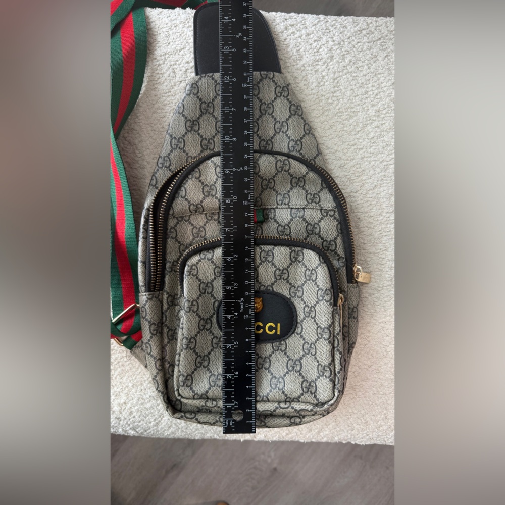 Gucci Beige and Black Belt Bag with Red and Green Accents - Picture 8 of 8